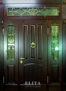 Парадная дверь в дом №75 с отделкой массив дуба