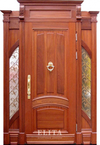 Парадная дверь в дом №17 с отделкой массив дуба