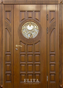 Парадная дверь в дом №48 с отделкой массив дуба