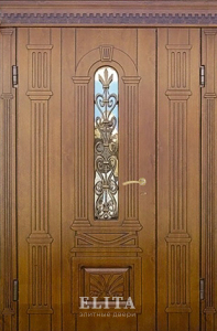 Парадная дверь в дом №38 с отделкой массив дуба