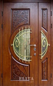 Парадная дверь в дом №76 с отделкой массив дуба