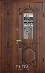 Парадная дверь в дом №130 с отделкой массив дуба