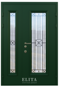 Парадная дверь в дом №133 с отделкой массив дуба