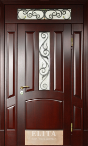 Парадная дверь в дом №30 с отделкой массив дуба