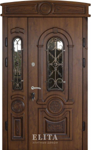 Парадная дверь в дом №122 с отделкой массив дуба