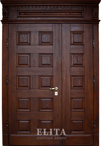 Парадная дверь в дом №13 с отделкой массив дуба