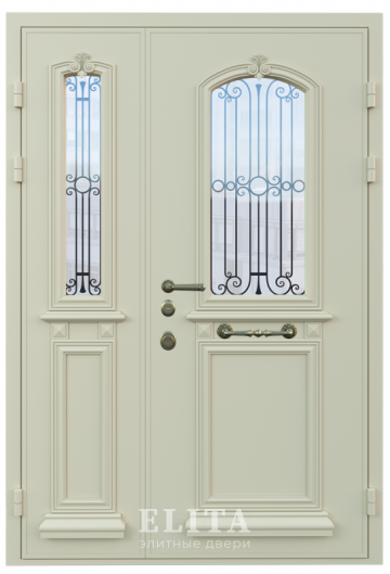 Парадная дверь в дом №132 с отделкой массив дуба
