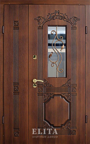 Парадная дверь в дом №72 с отделкой массив дуба