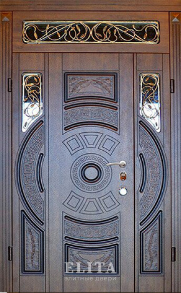 Парадная дверь в дом №81 с отделкой массив дуба