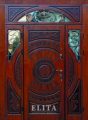 Парадная дверь в дом №77 с отделкой массив дуба