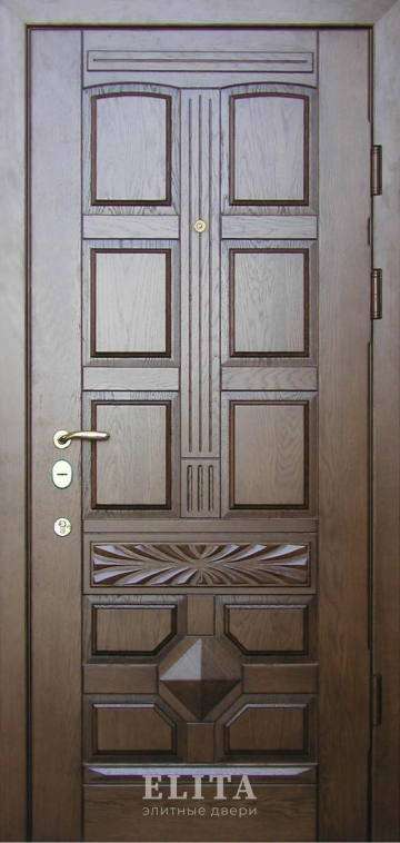 Дверь в квартиру №31 с отделкой массив дуба