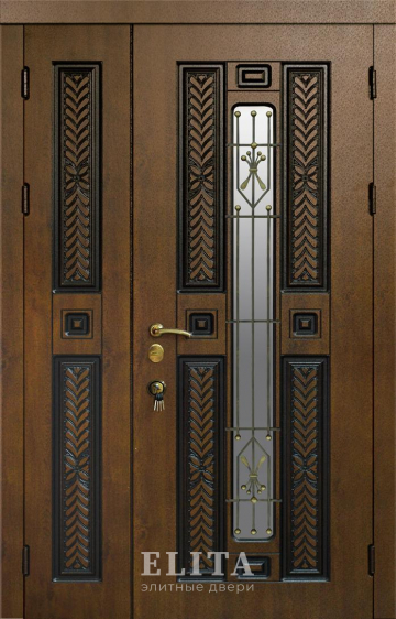 Парадная дверь в дом №102 с отделкой массив дуба